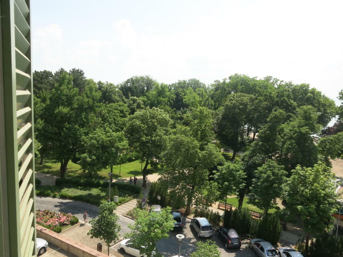 Horvath Villa Apartman Aliz บาลาตอนฟือเรด ภายนอก รูปภาพ